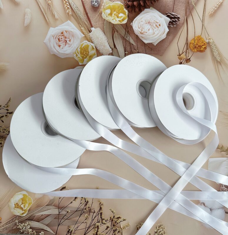 Ruy Băng Lụa 1cm – Vẻ Đẹp Đơn Giản Nhưng Quyến Rũ Ruy Băng Lụa 1cm – Vẻ Đẹp Đơn Giản Nhưng Quyến Rũ